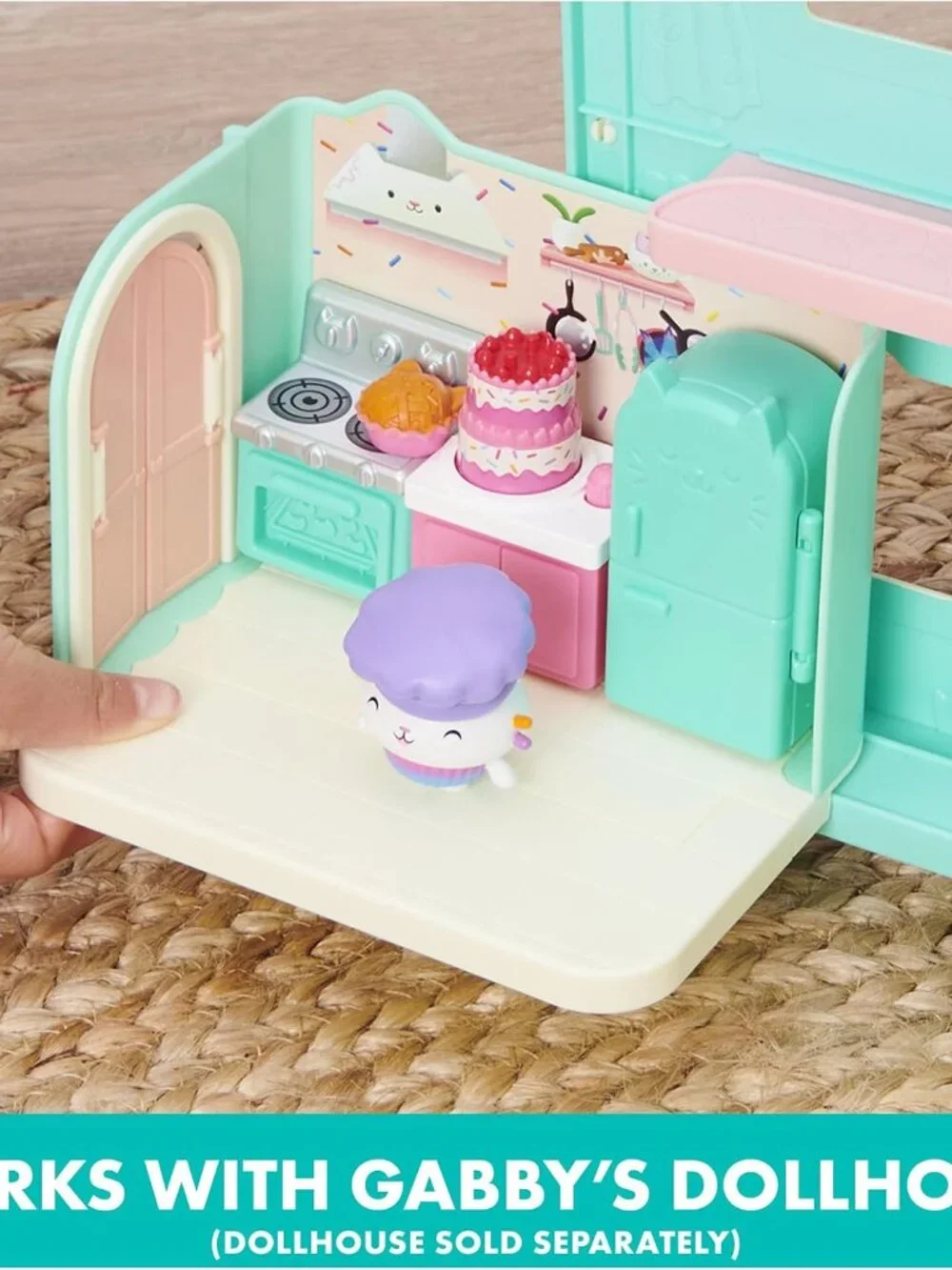 Gabby’s Dollhouse, Bakey with Cakey Kitchen with Figure and 3 Accessories, 3 Fur - Picture 4 of 9
